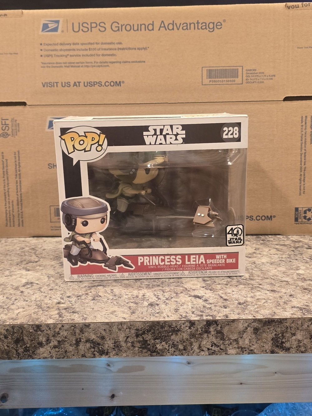 Funko Pop! Star Wars Princess Leia on Speeder Bike - Green, Brown